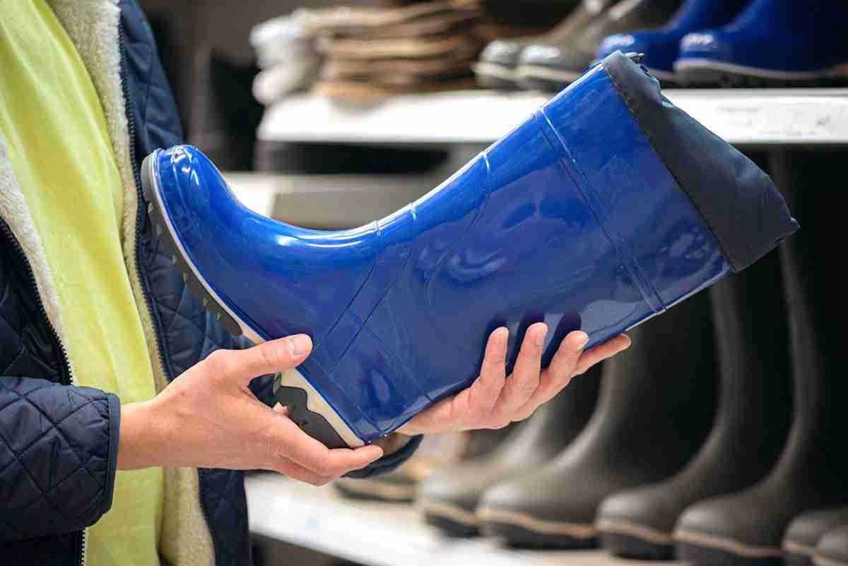 How Should Rubber Boots Fit? Dress Code Hub